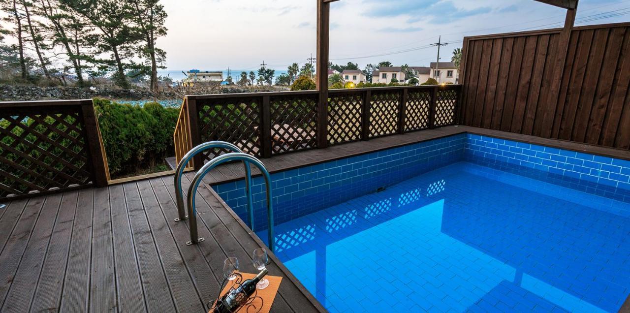 White Dream Pension Jeju Exterior photo